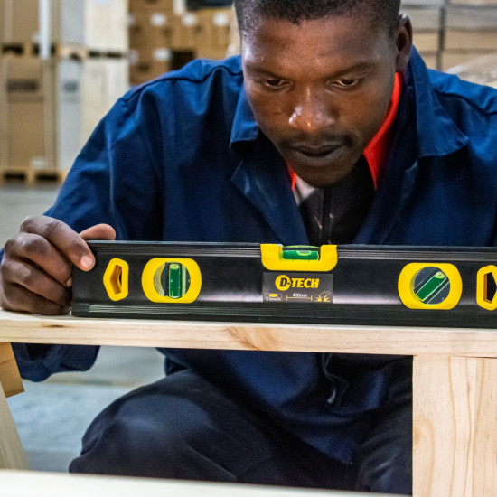 Spirit Level Beam 400mm X 1.6mm 3 X Vial 0.5mm Accur. Alum. Spirit Level Beam 400mm X 1.6mm 3 X Vial 0.5mm Accur. Alum.