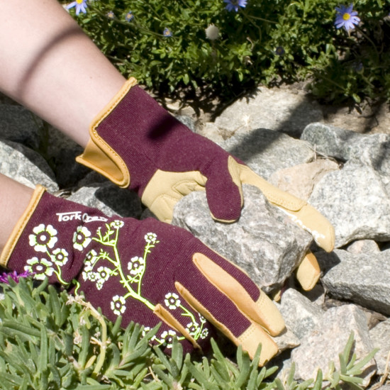 Ladies Slim Fit Medium Garden Gloves Maroon Ladies Slim Fit Medium Garden Gloves Maroon