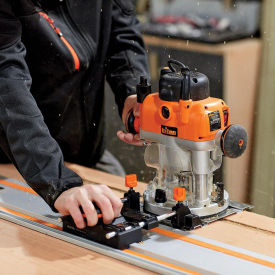 Plunge Router 2400w 1/2'& 1/4'collet 230v Plunge Router 2400w 1/2'& 1/4'collet 230v